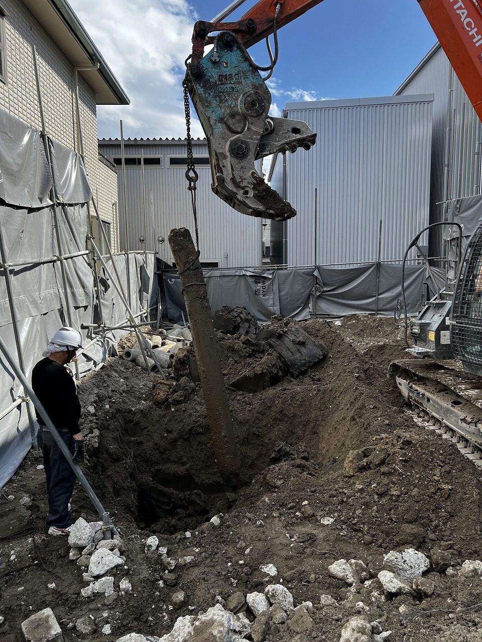 建物解体後の補強杭撤去は大変です?（No.50）
